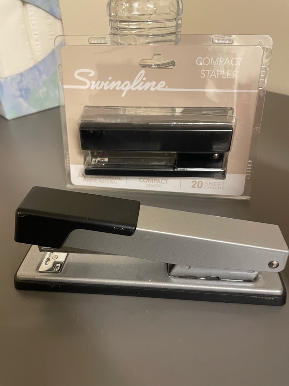 Bundle of 2 stapler